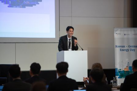 speaker engaging with audience