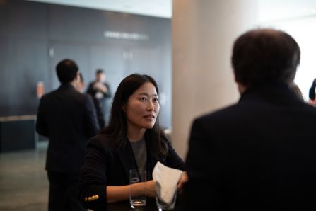 Two people networking in the coffeebreak